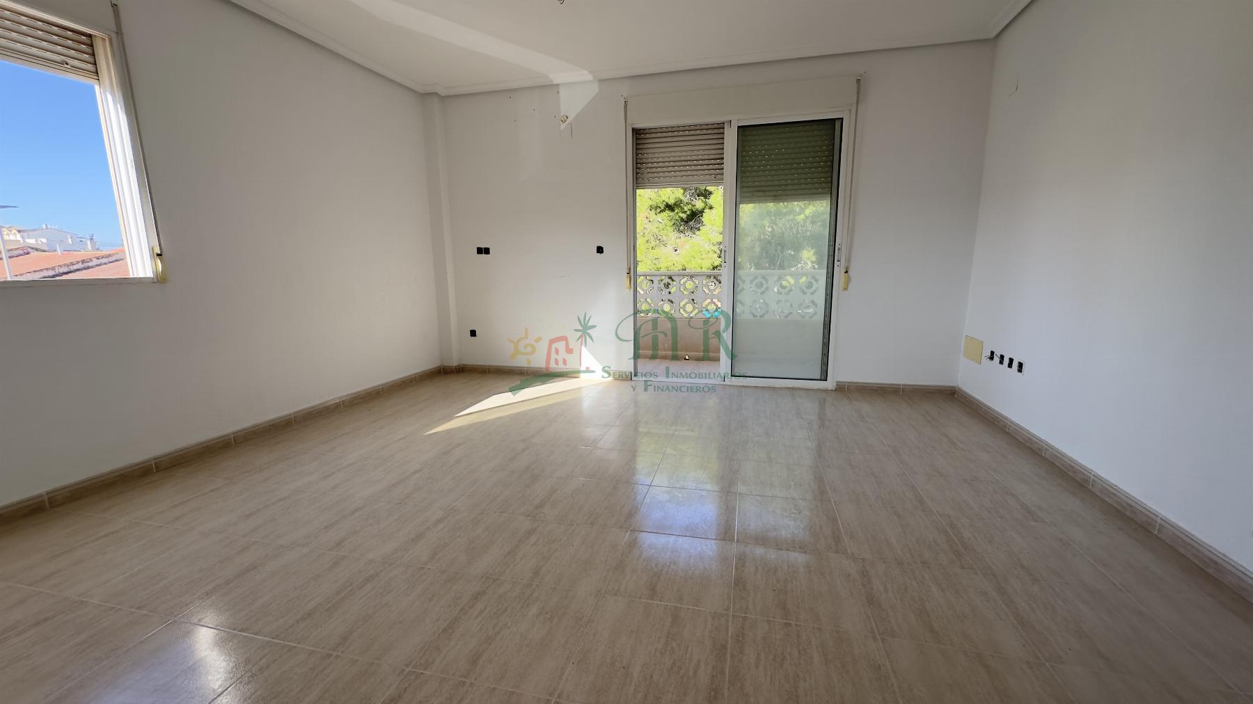 For sale of flat in Benijófar