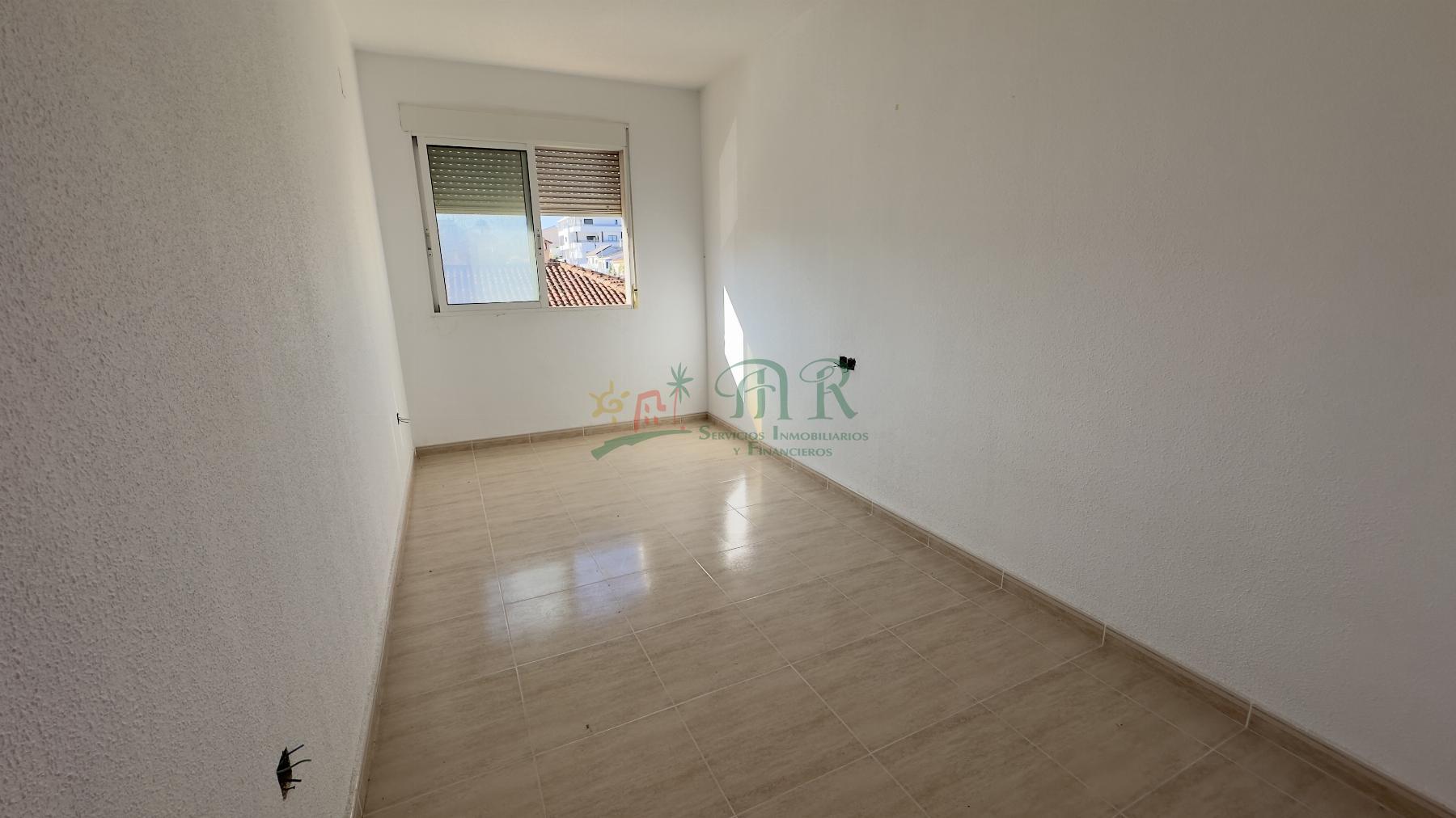 For sale of flat in Benijófar