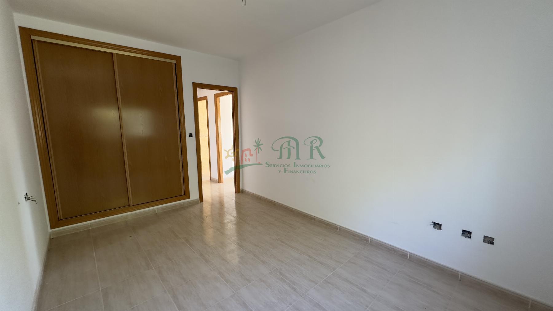 For sale of flat in Benijófar