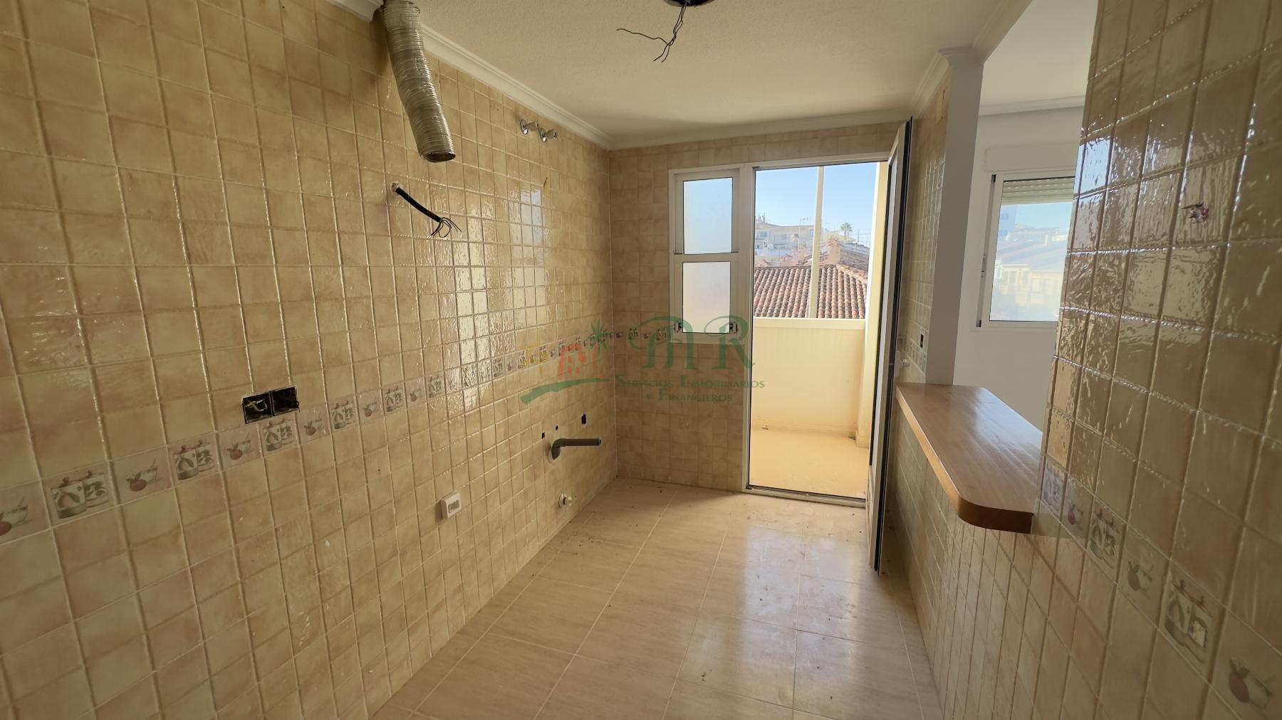 For sale of flat in Benijófar
