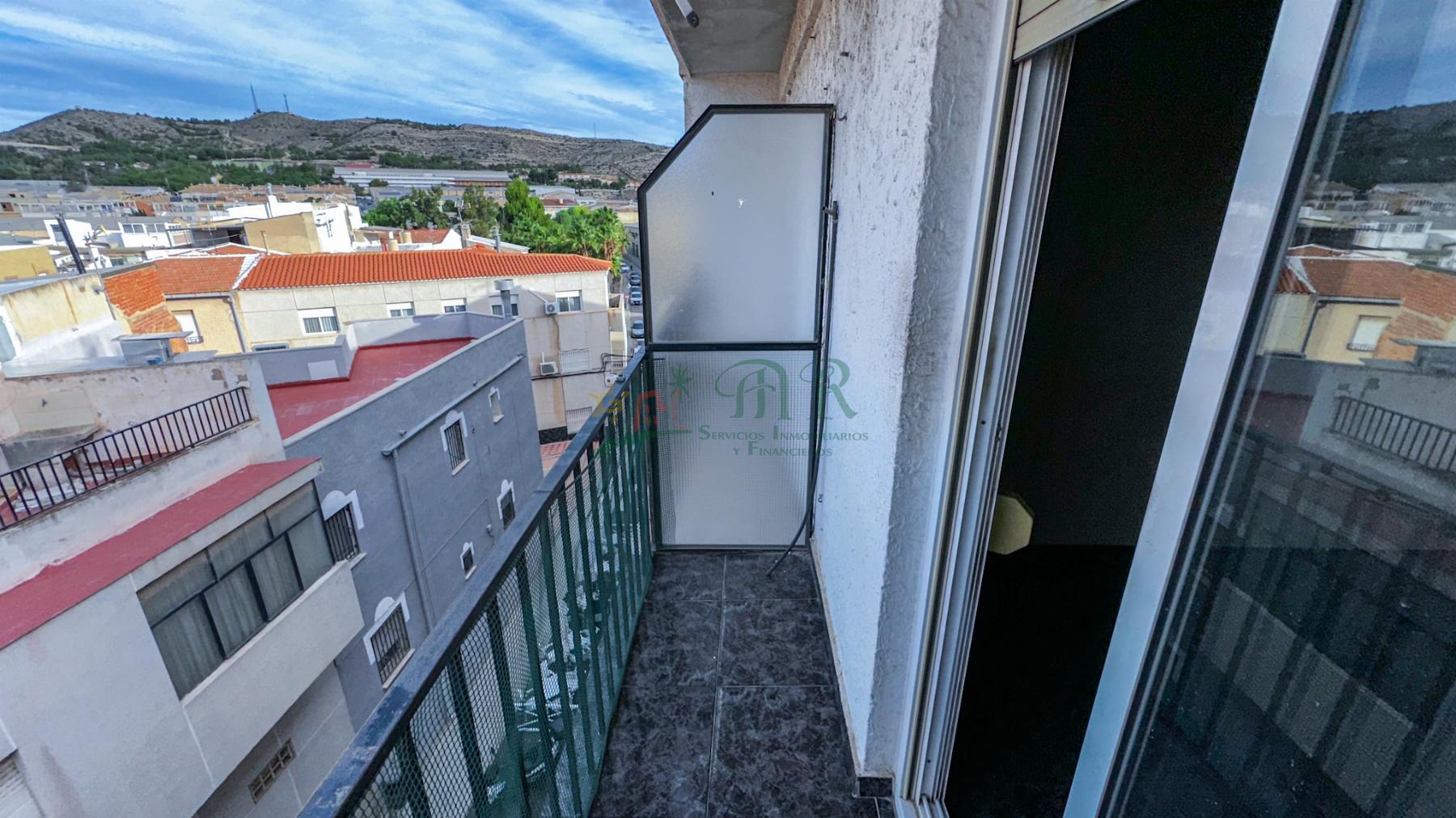 For sale of flat in Elda