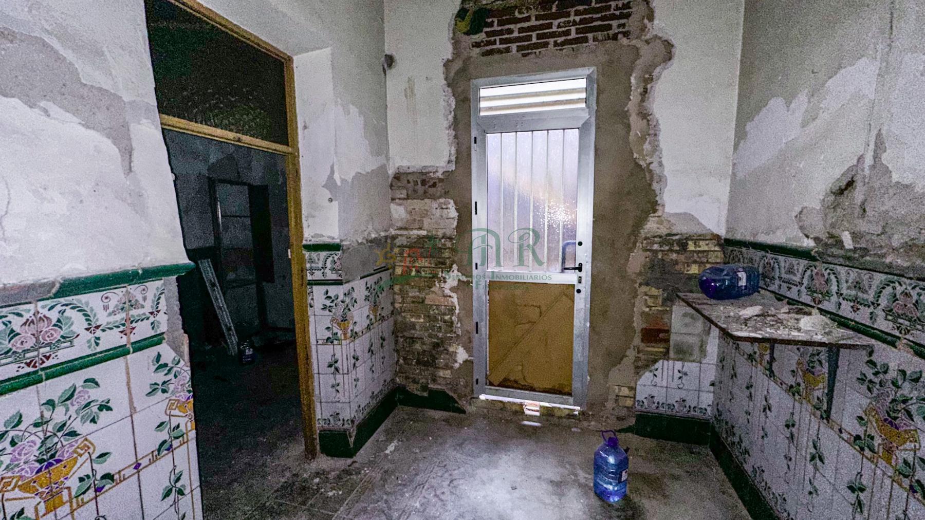 For sale of house in Novelda