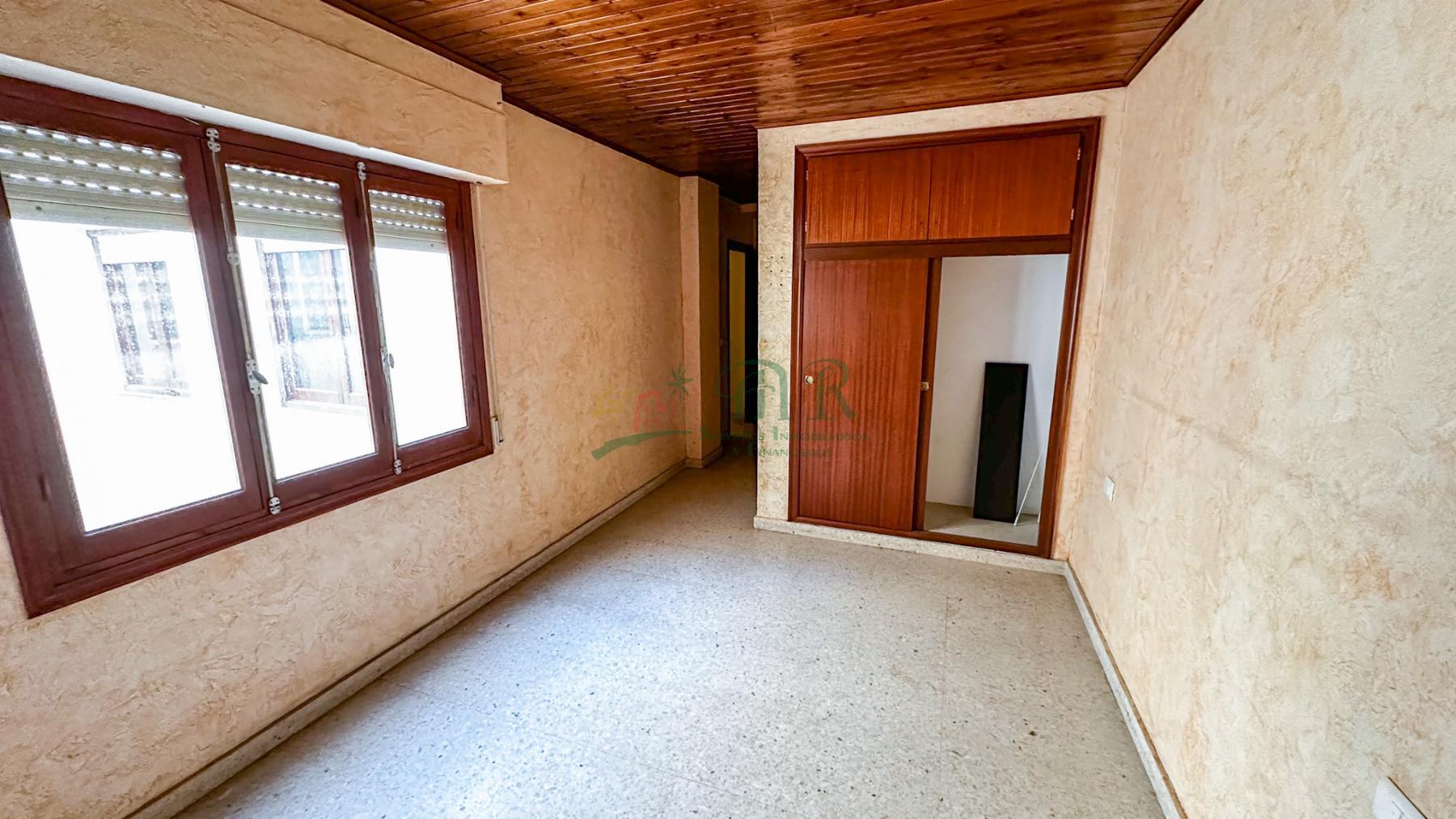 For sale of flat in Almoradí