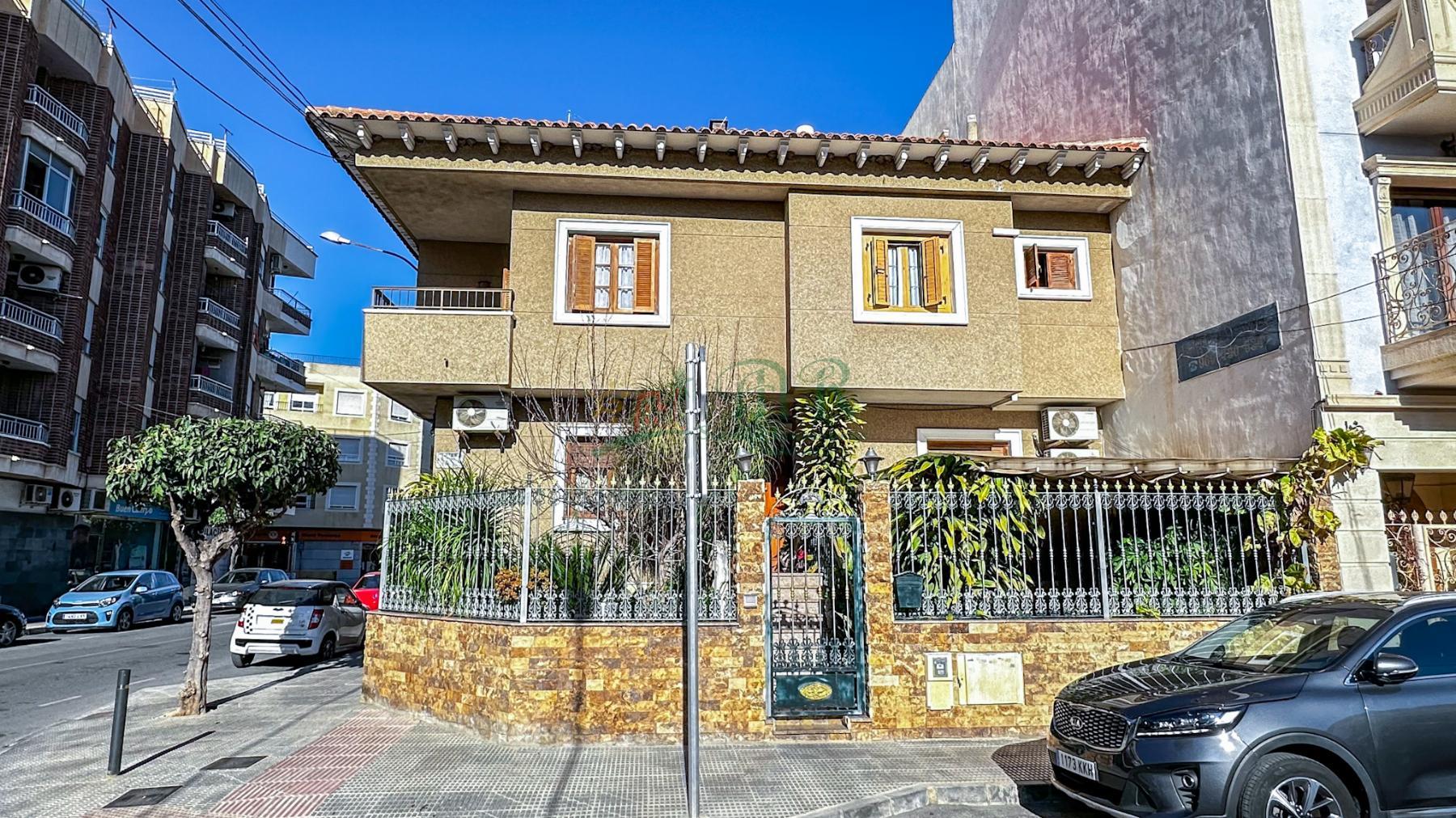 Venta de villa en Almoradí