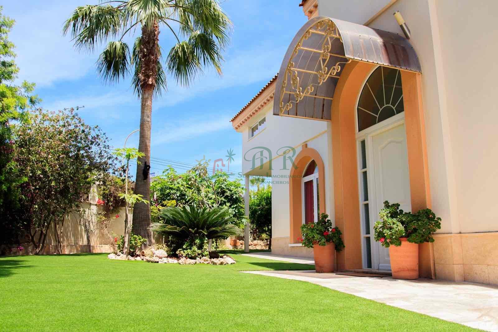 For sale of villa in Ciudad Quesada