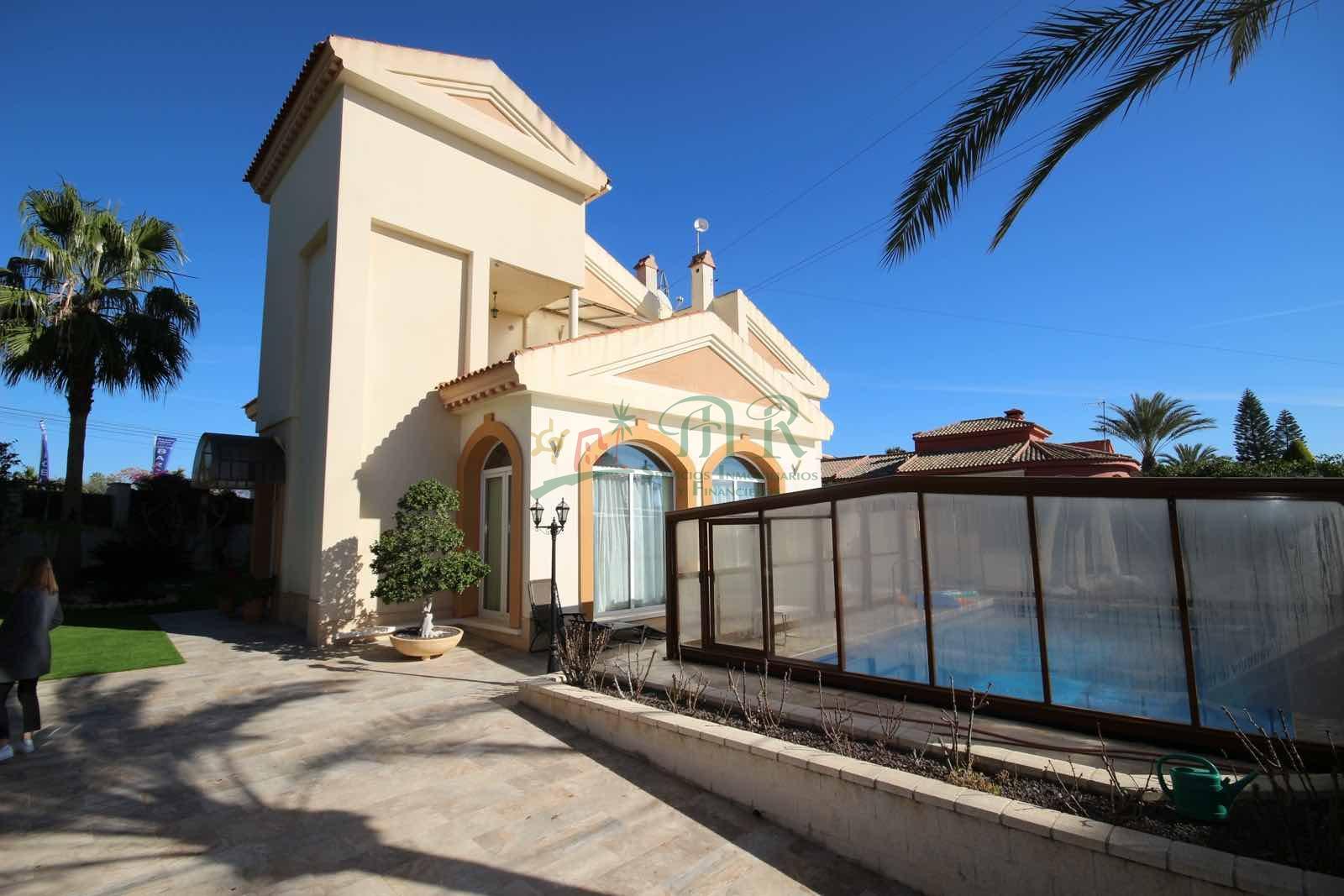 For sale of villa in Ciudad Quesada