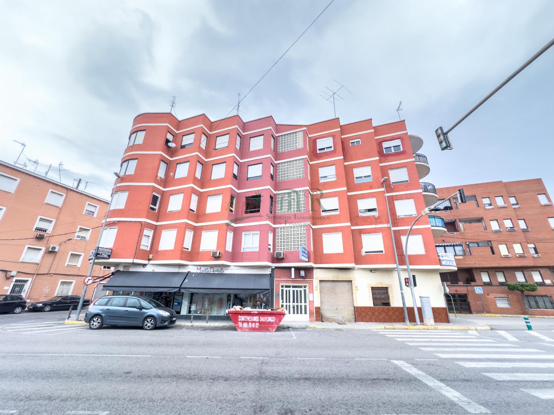 For sale of flat in Almoradí