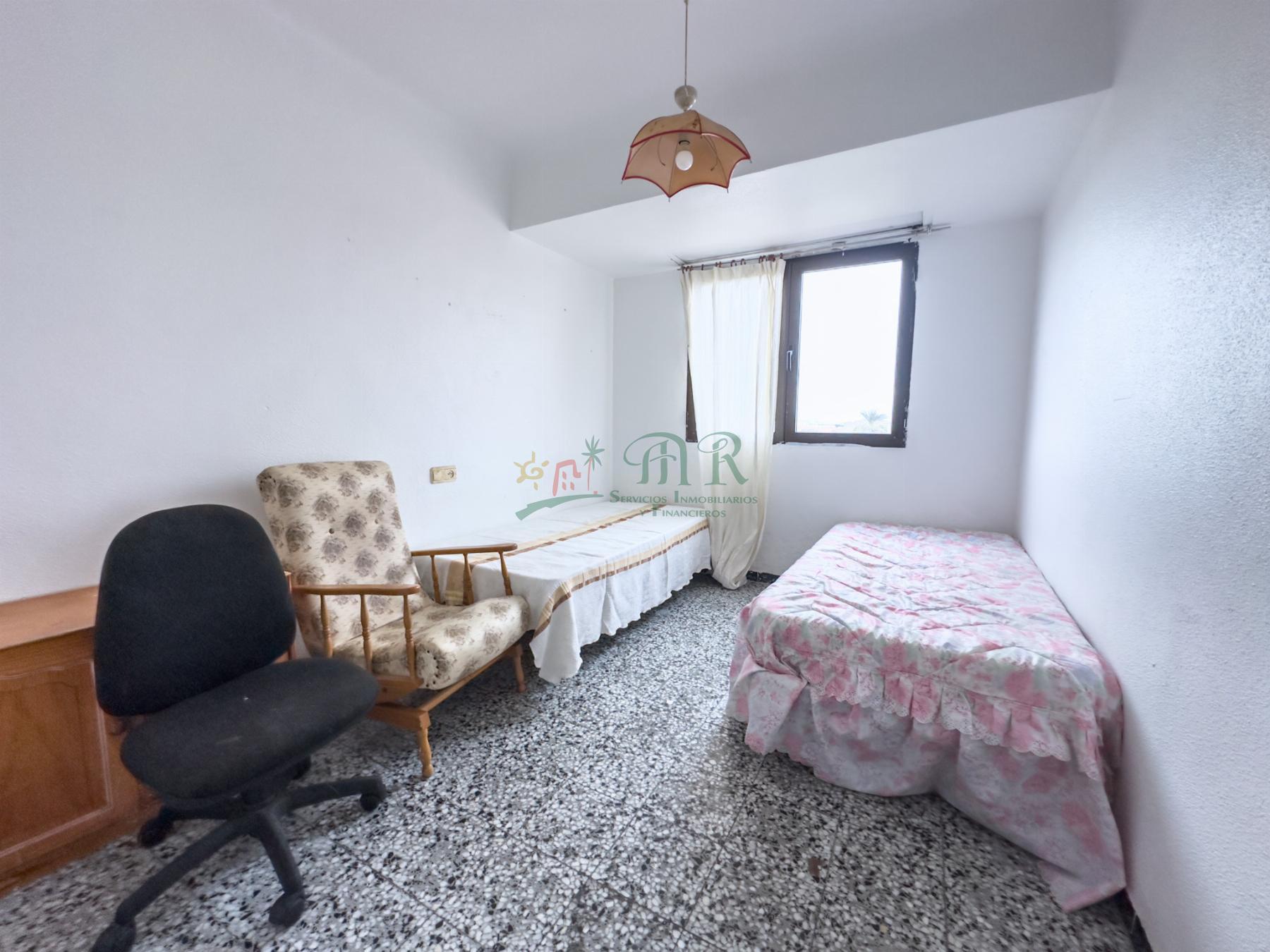 For sale of flat in Almoradí