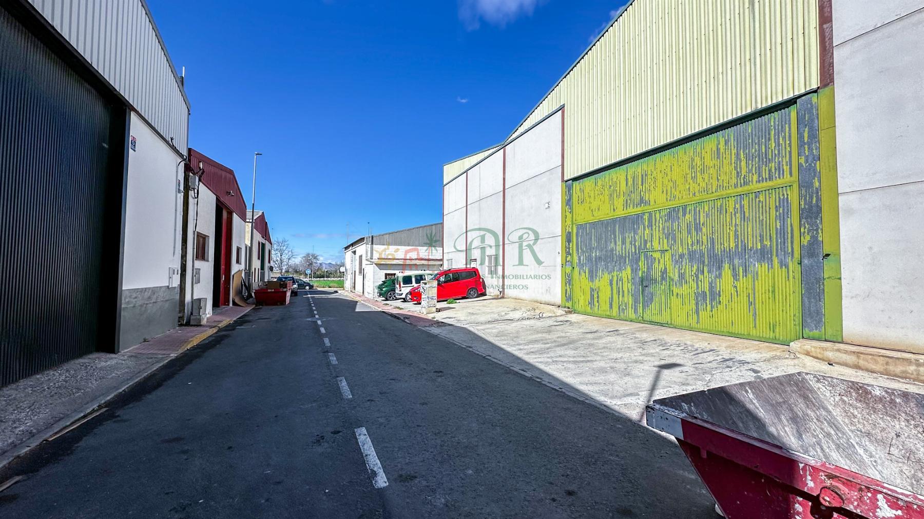 For sale of industrial plant/warehouse in Daya Nueva