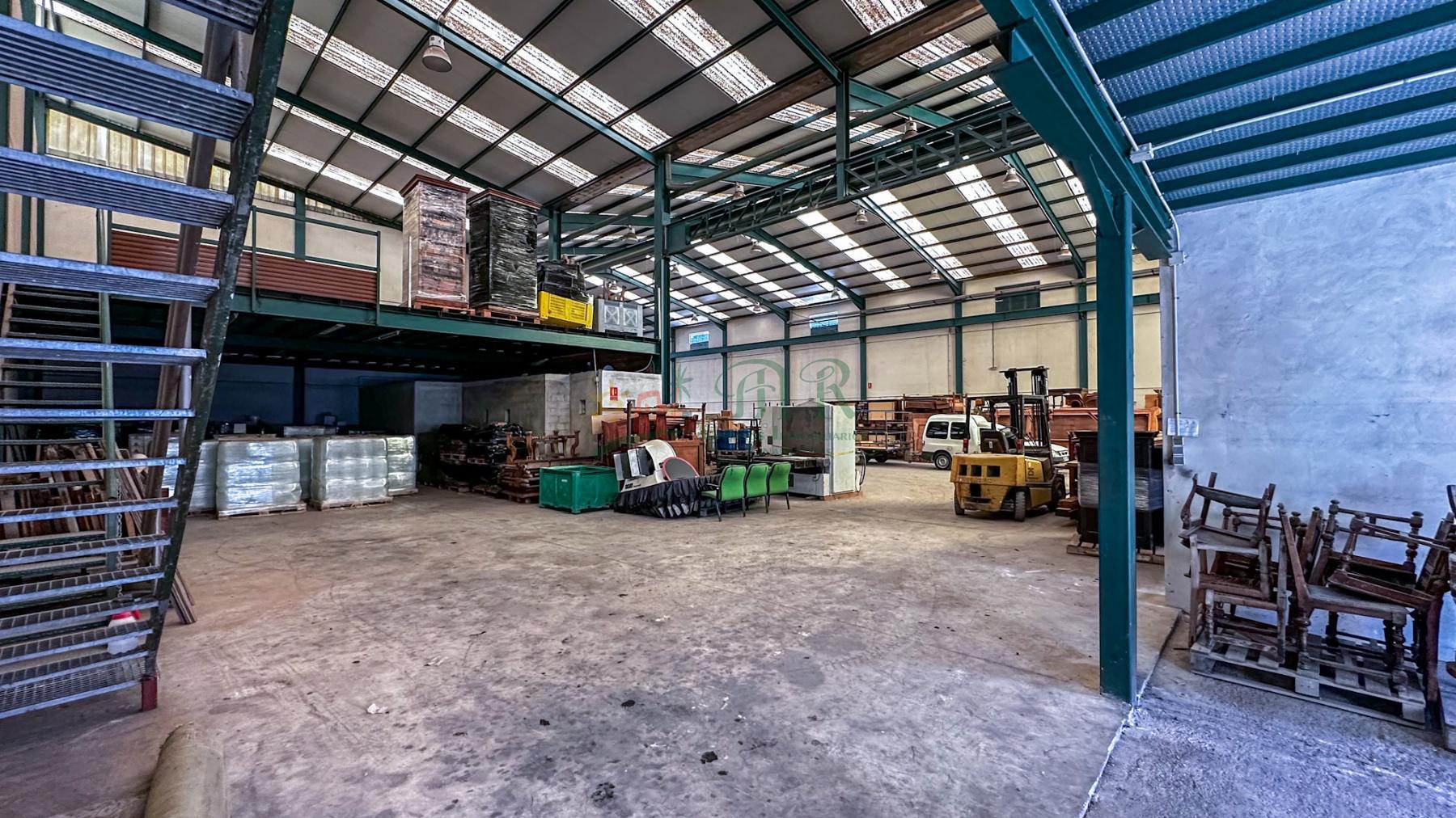 For sale of industrial plant/warehouse in Daya Nueva