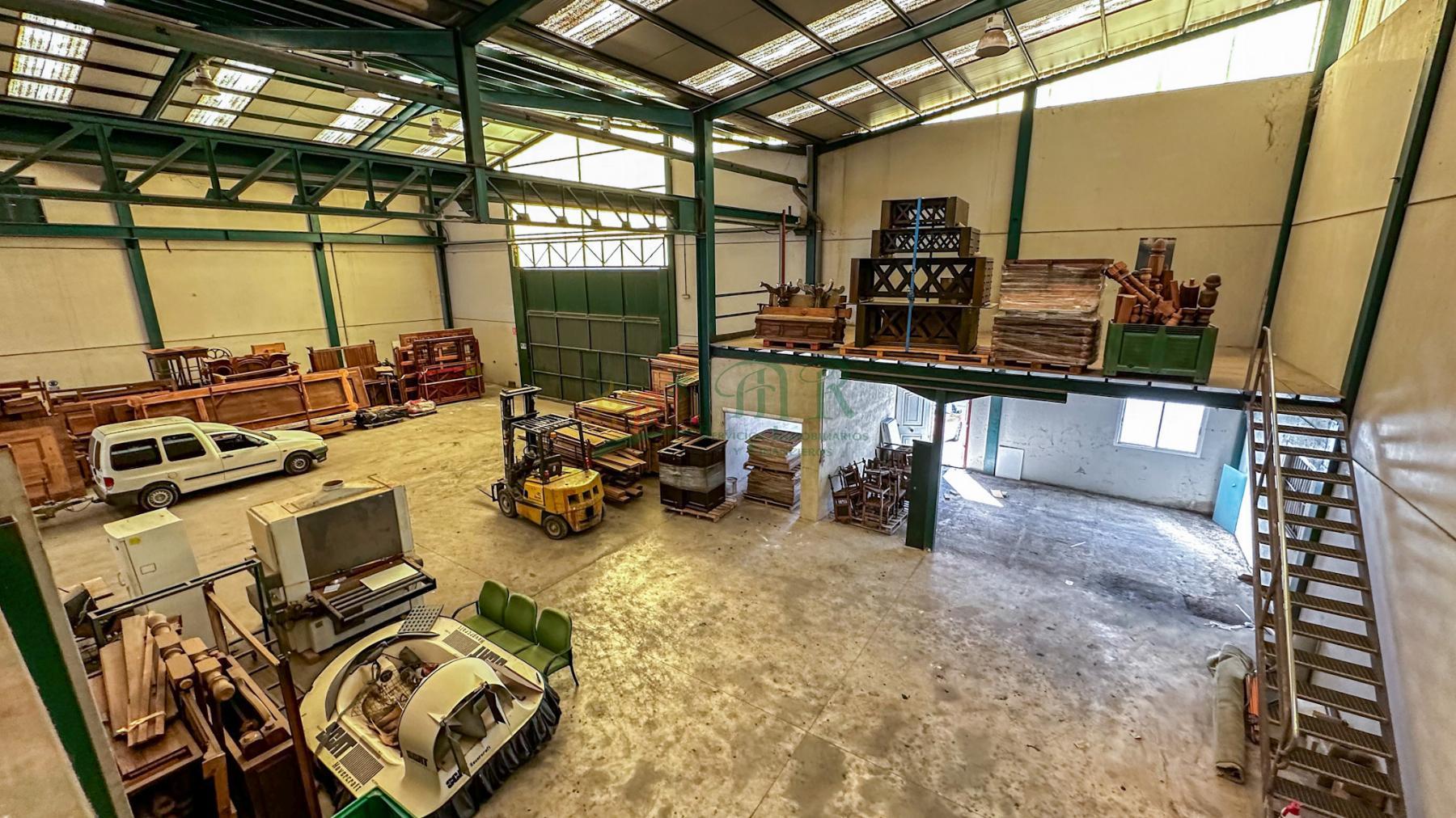 For sale of industrial plant/warehouse in Daya Nueva