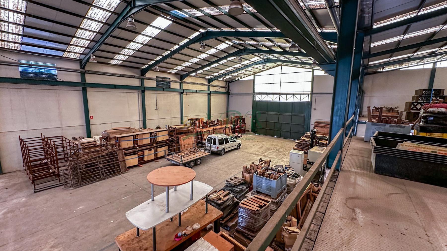 For sale of industrial plant/warehouse in Daya Nueva