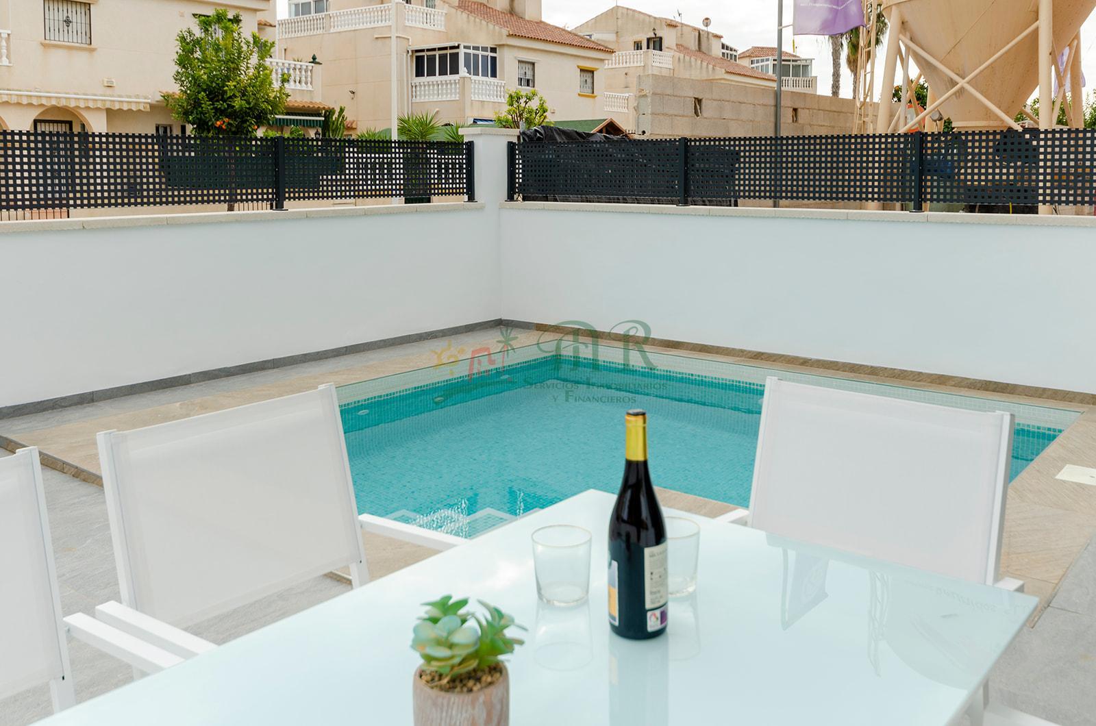 For sale of villa in Torrevieja