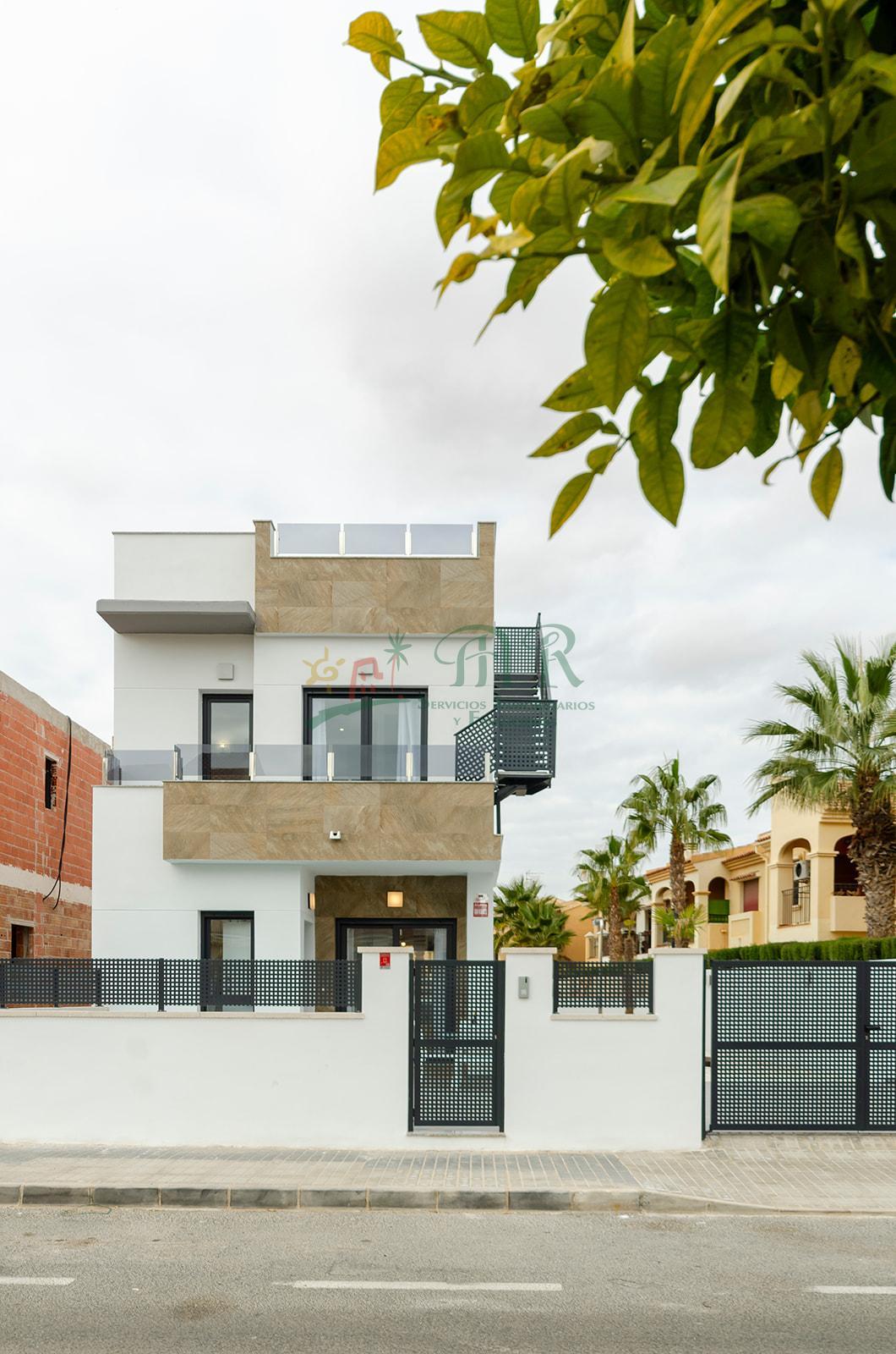 For sale of villa in Torrevieja