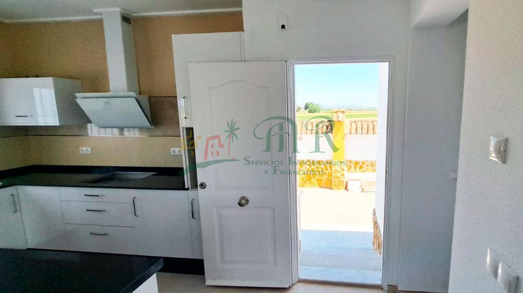 For sale of villa in Catral