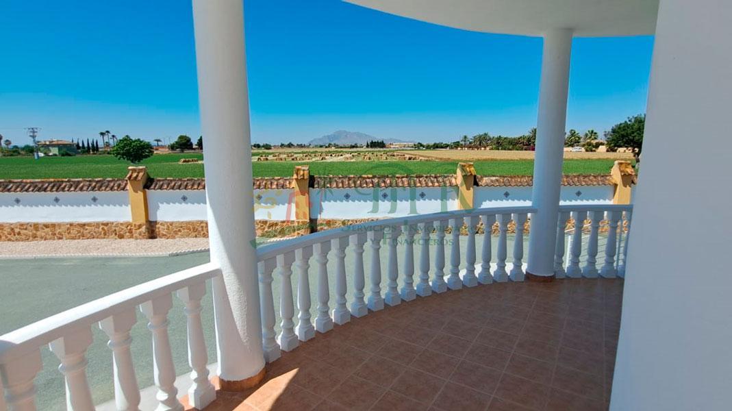For sale of villa in Catral