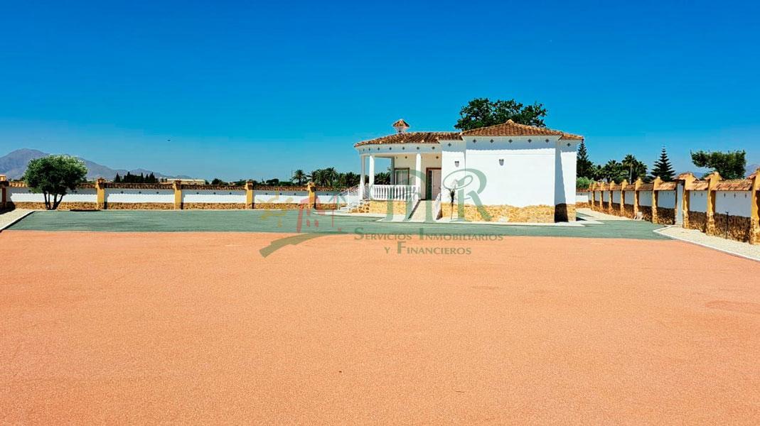 For sale of villa in Catral