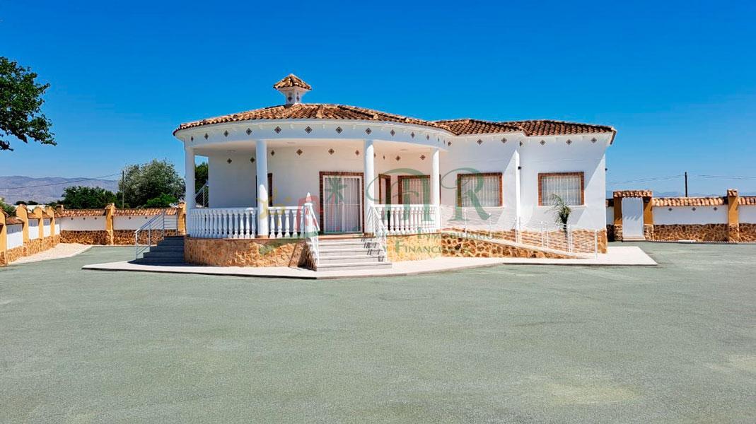 For sale of villa in Catral