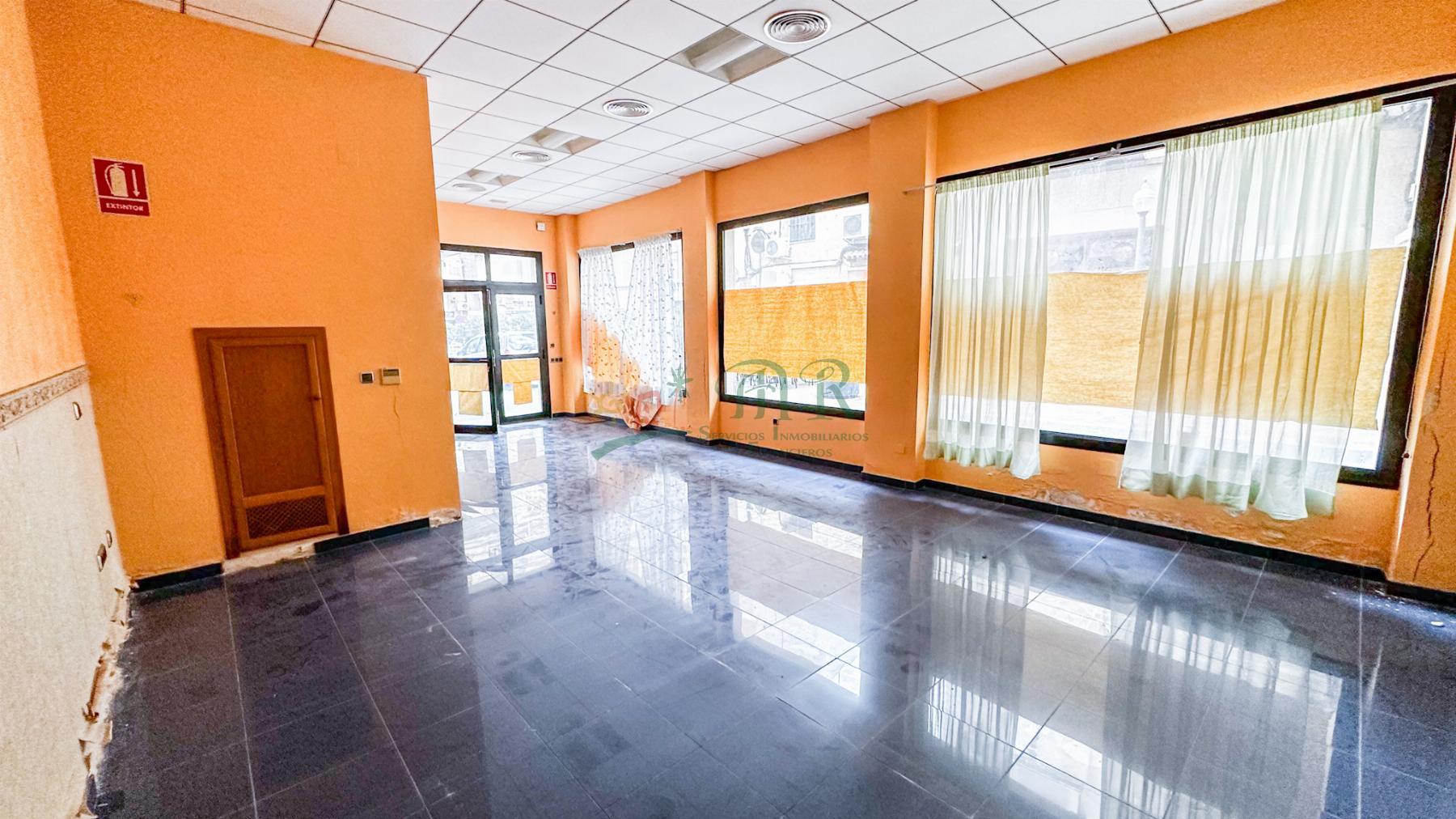 Venta de edificio en Albatera