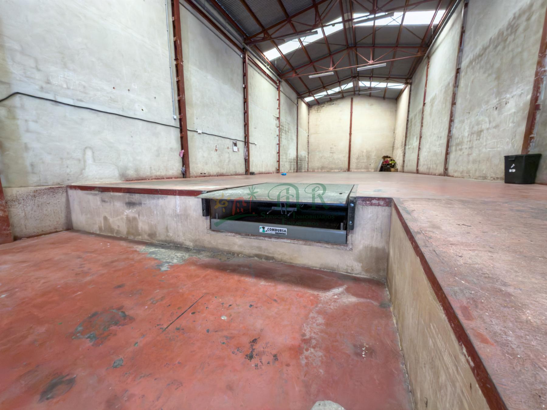 Venta de nave en Albatera