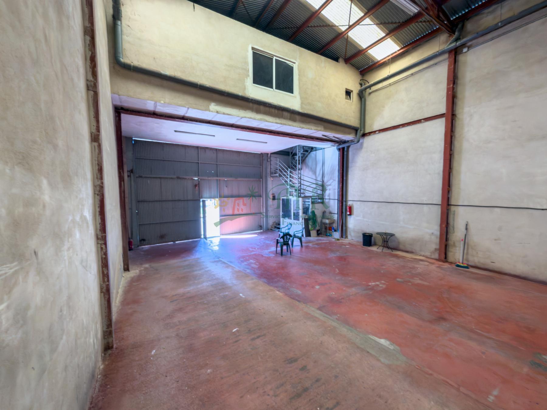 Venta de nave en Albatera