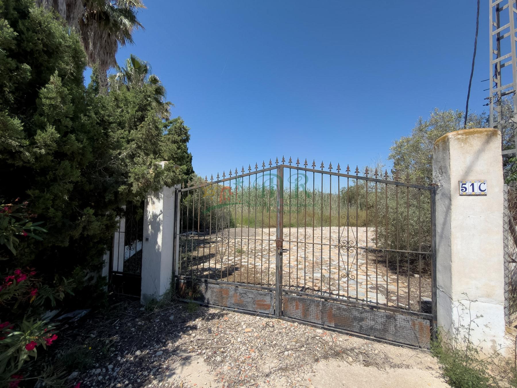 Venta de terreno en Dolores