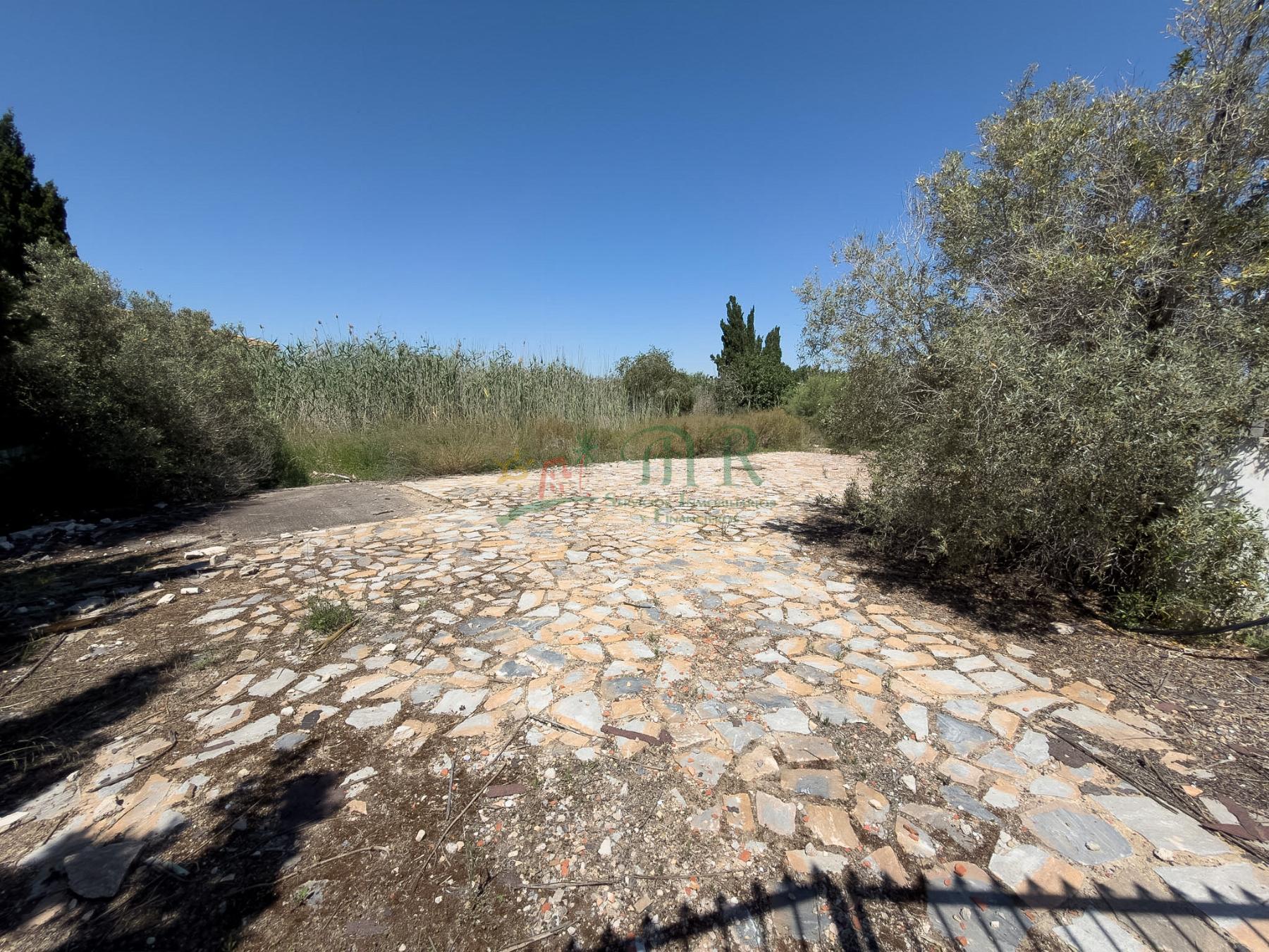 Venta de terreno en Dolores