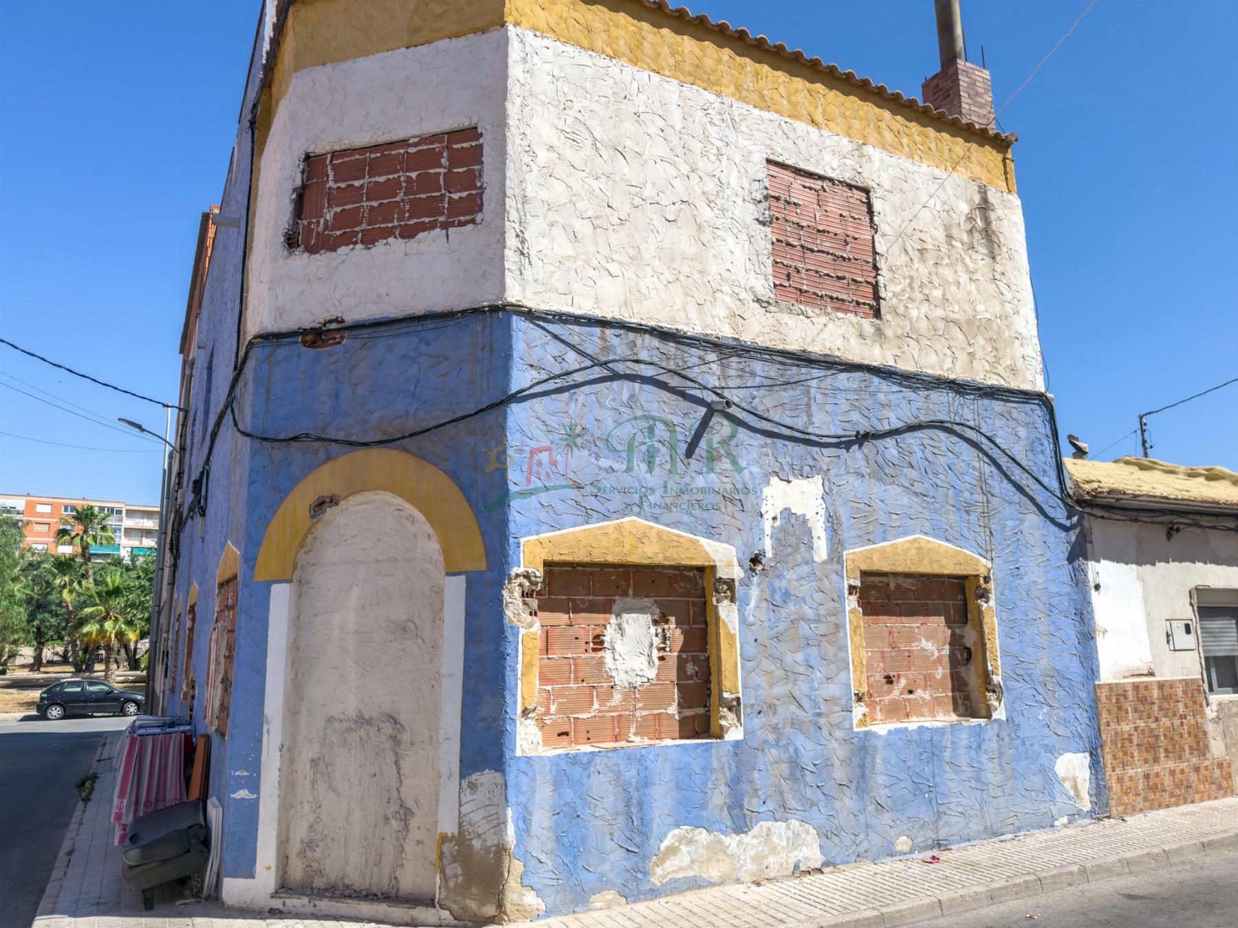 Venta de casa en Elda