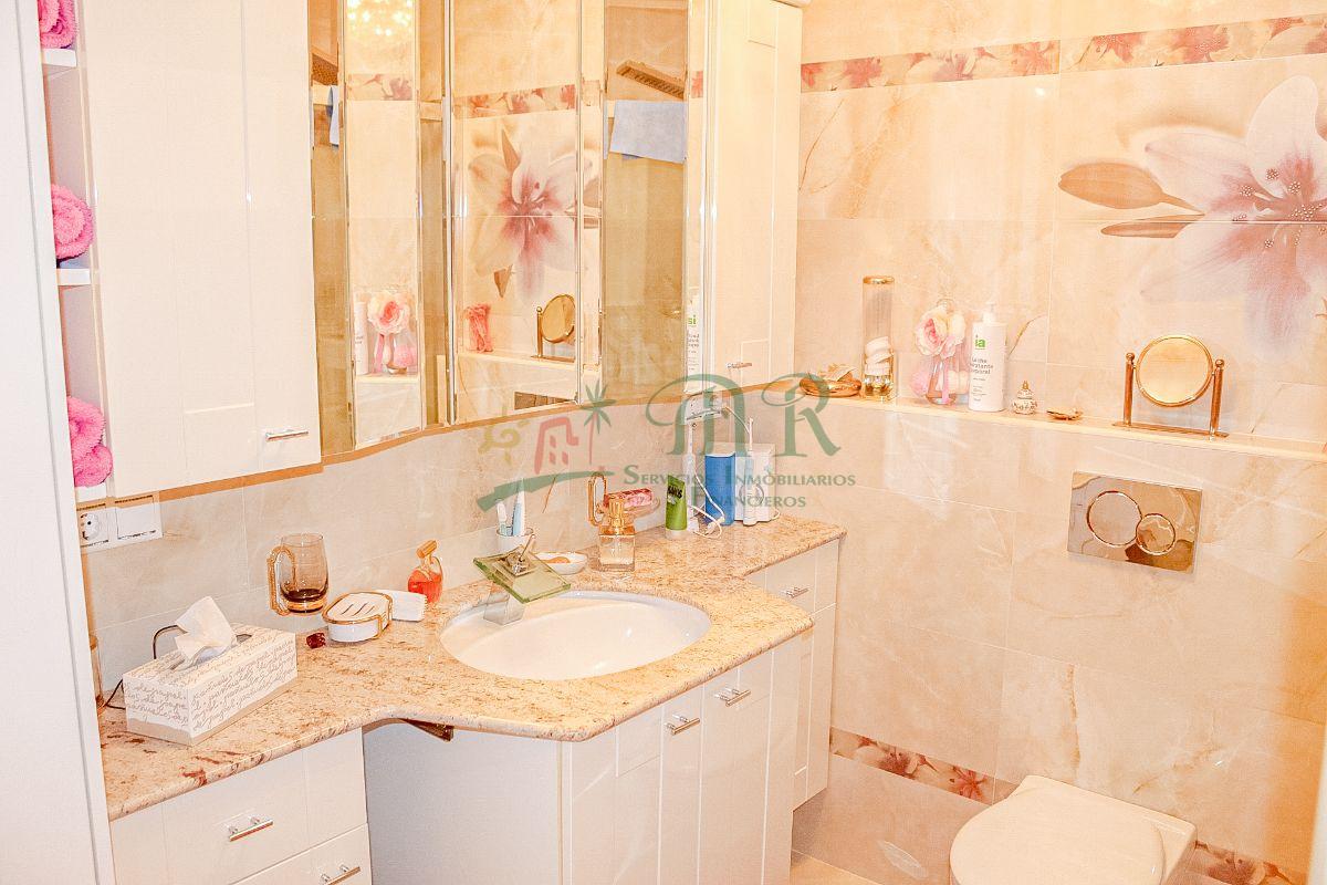 For sale of flat in Almoradí