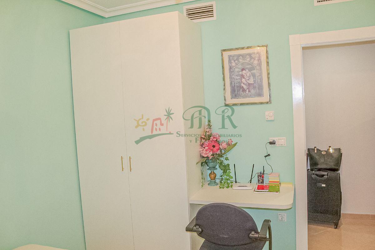 For sale of flat in Almoradí