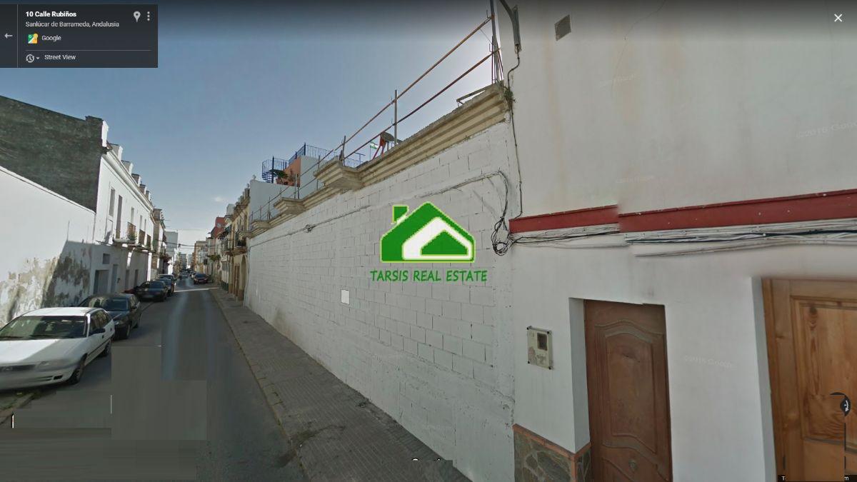 For sale of building in Sanlúcar de Barrameda