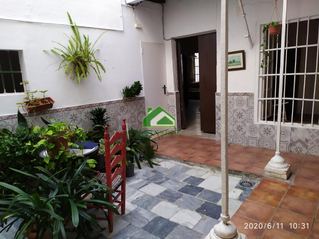 For sale of building in Sanlúcar de Barrameda