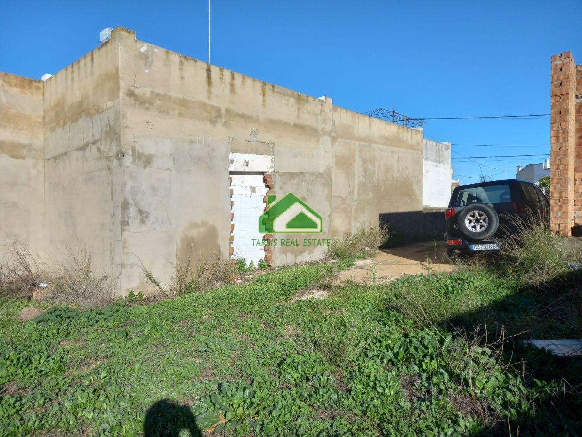 For sale of building in Sanlúcar de Barrameda
