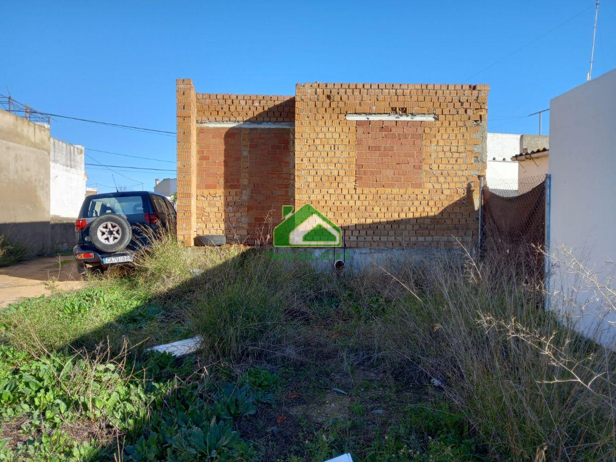 For sale of building in Sanlúcar de Barrameda