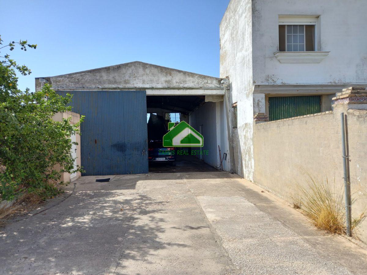 Venta de nave industrial en Sanlúcar de Barrameda