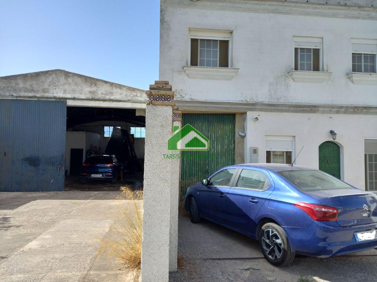 Venta de nave industrial en Sanlúcar de Barrameda