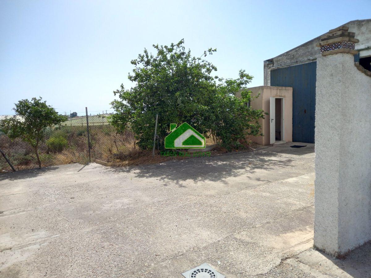 Venta de nave industrial en Sanlúcar de Barrameda