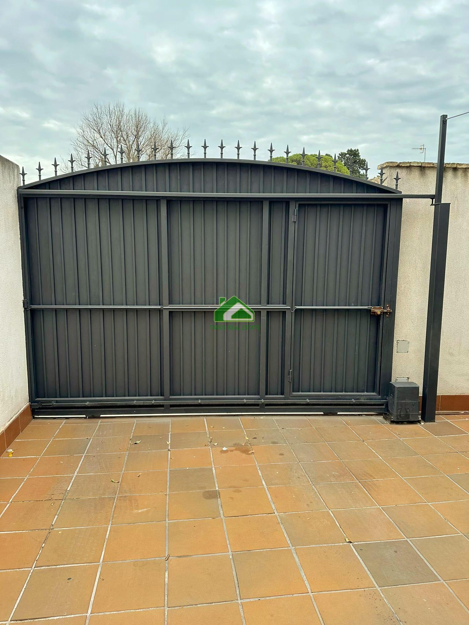 For sale of duplex in Sanlúcar de Barrameda