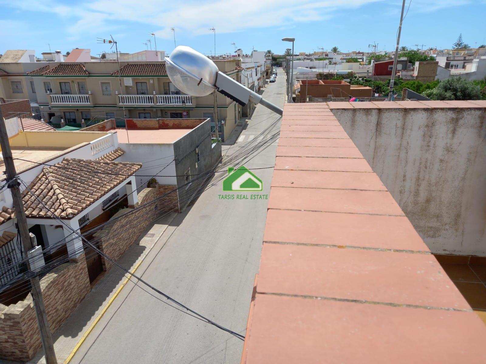For sale of duplex in Chipiona