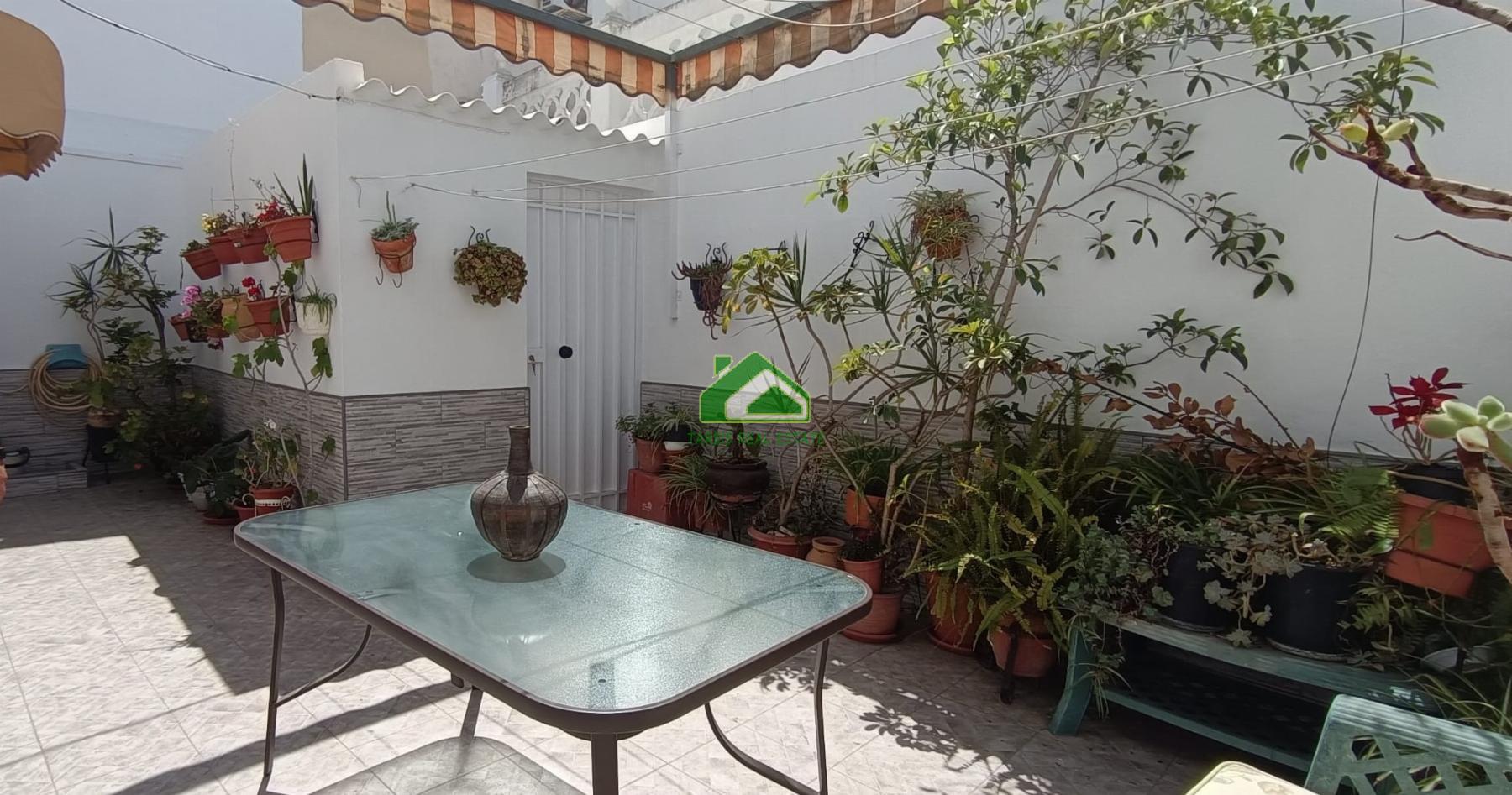 For sale of house in Sanlúcar de Barrameda