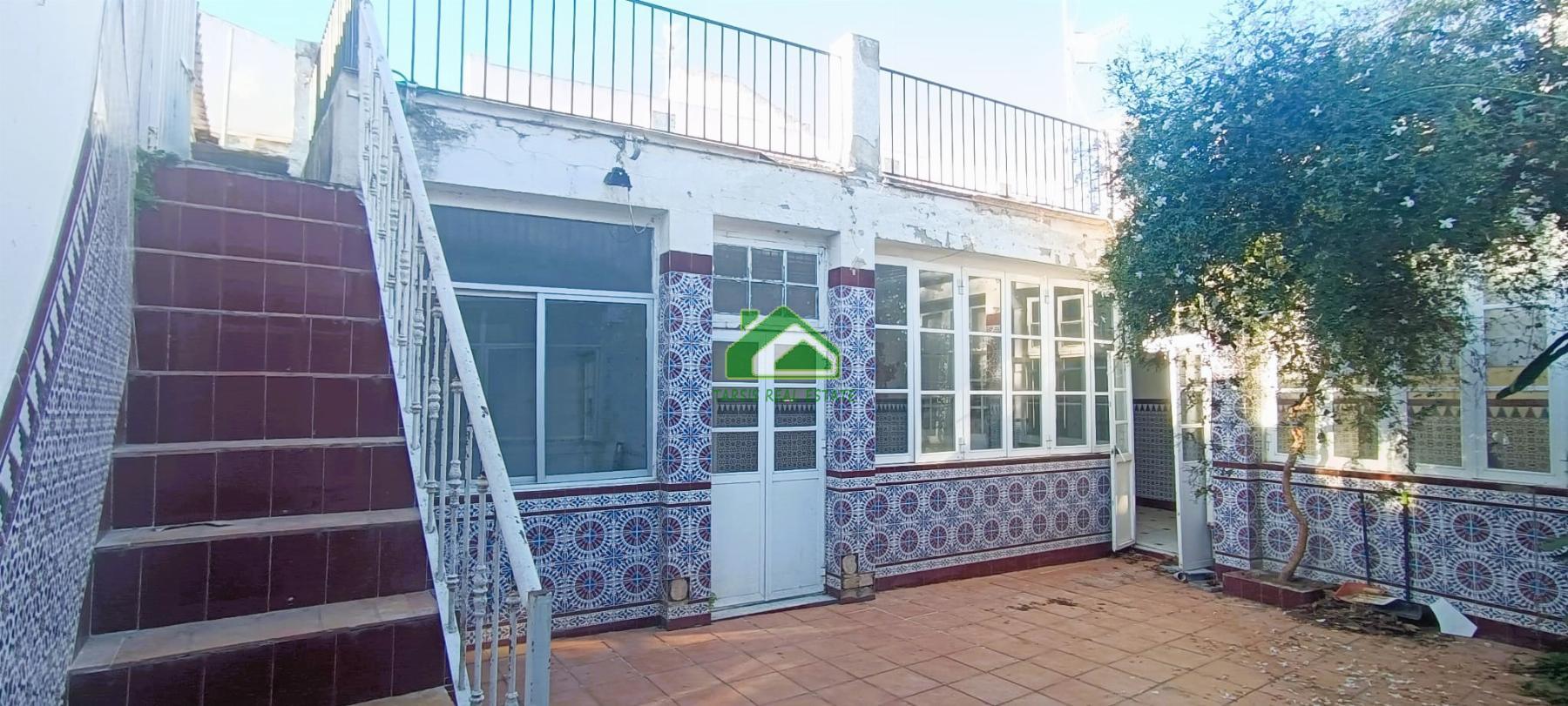 For sale of house in Sanlúcar de Barrameda