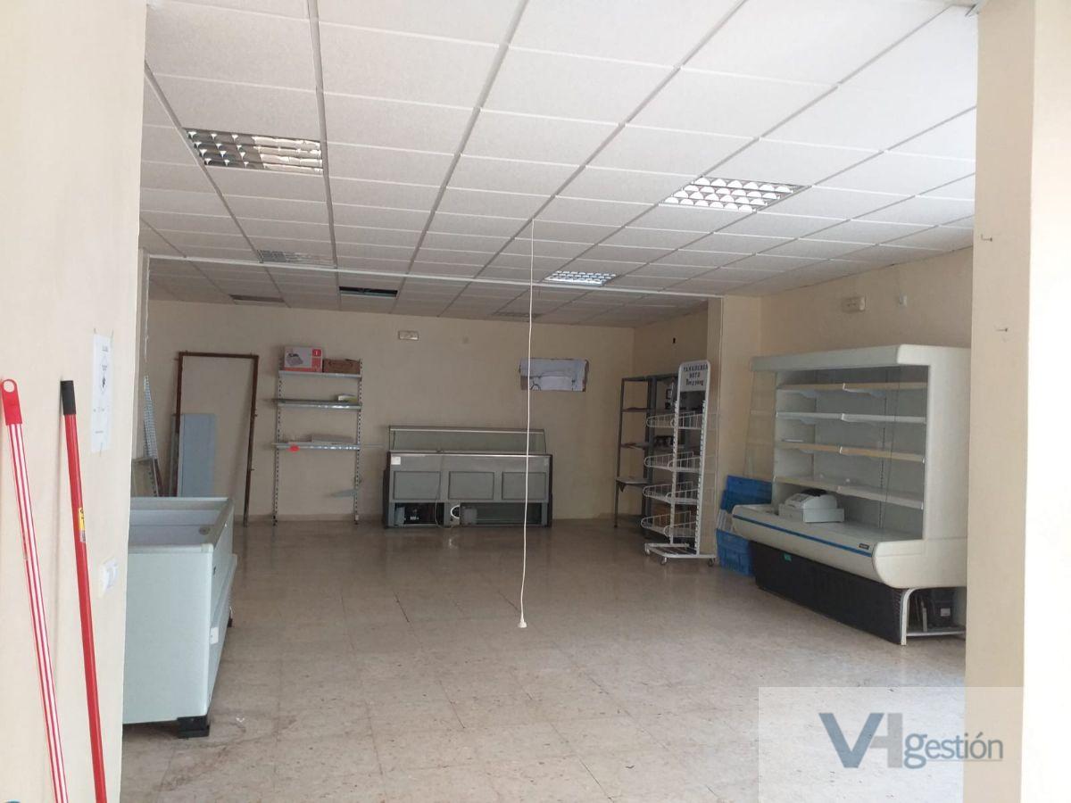 Venta de local comercial en Villamartín