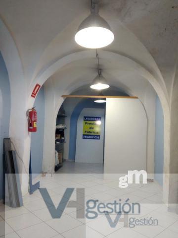 For rent of commercial in Villamartín