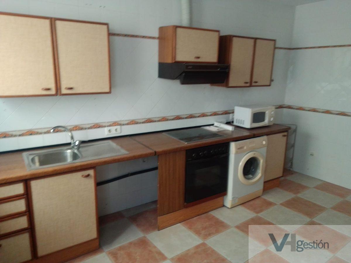 For sale of flat in Villamartín