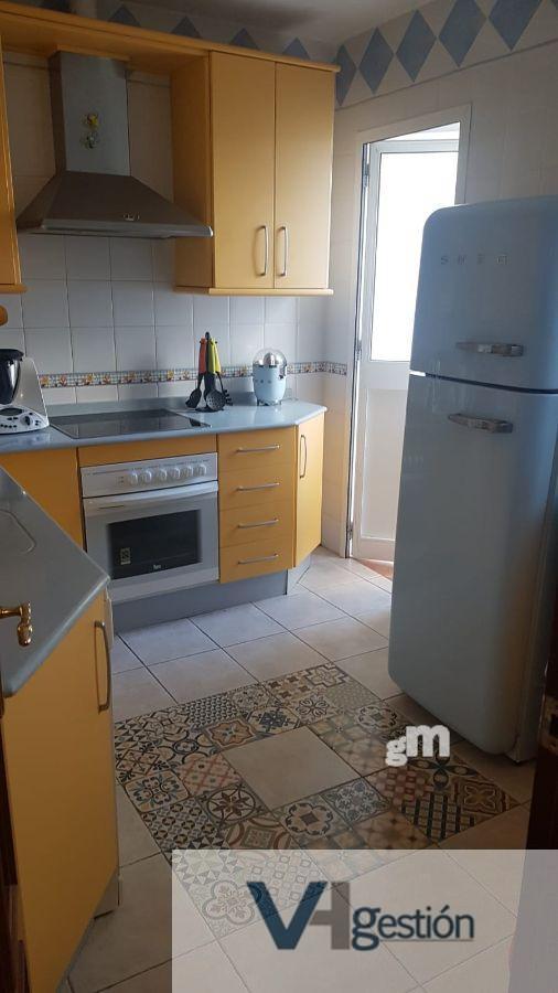 For sale of flat in Villamartín