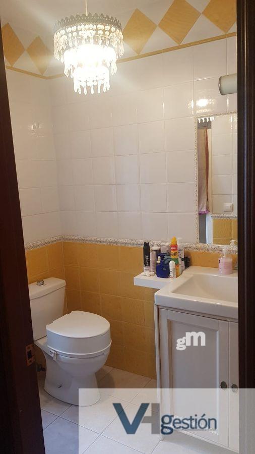 For sale of flat in Villamartín