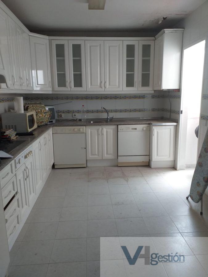 For sale of flat in Villamartín