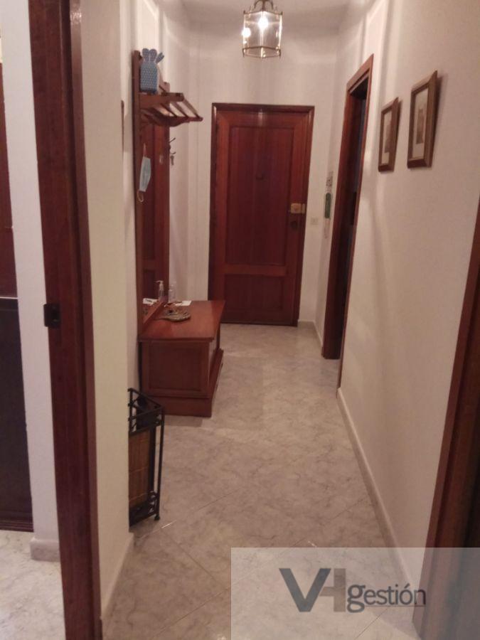 For sale of flat in Villamartín