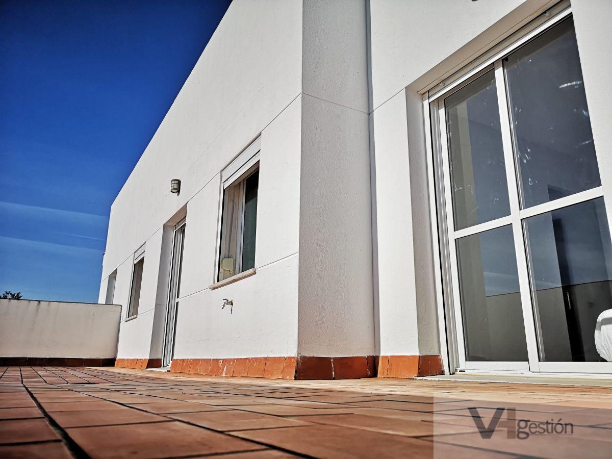 For sale of penthouse in Villamartín