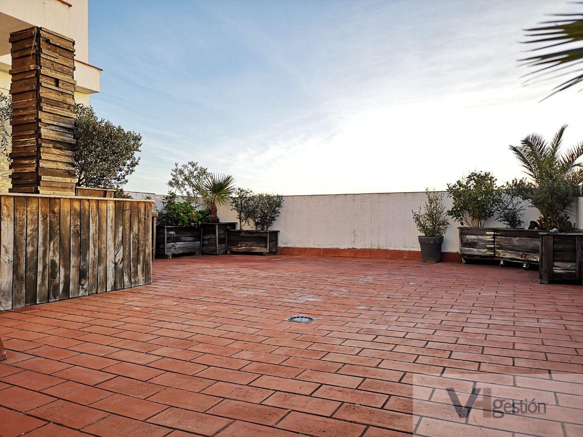 For sale of penthouse in Villamartín